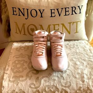 REEBOK High Top Classics in Pink Gold